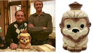 ONLY FOOLS & HORSES - SIR DAVID JASON SIGNED LION CIGAR JAR