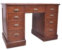 EARLY 20TH CENTURY OAK & LEATHER TOP PEDESTAL WRITING DESK