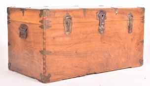 VINTAGE EARLY 20TH CENTURY FRUITWOOD & BRASS BOUND TRAVEL TRUNK