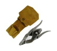 PAIR OF WWII SECOND WORLD WAR BRITISH WIRE CUTTERS