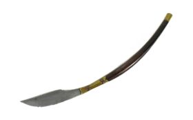 19TH CENTURY SOUTH EAST ASIAN SHORT SWORD