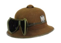 WWII SECOND WORLD WAR GERMAN AFRICA CORPS PITH HELMET & GOGGLES