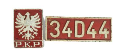 RAILWAYANA - POLISH RAILWAYS CAST IRON EMBLEM AND NUMBERPLATE