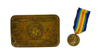 WWI FIRST WORLD WAR VICTORY MEDAL & PRINCESS MARY CHRISTMAS TIN