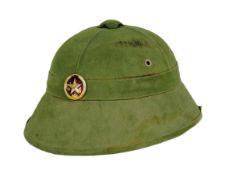 VIETNAM WAR ERA NORTH VIETNAMESE ARMY PITH HELMET