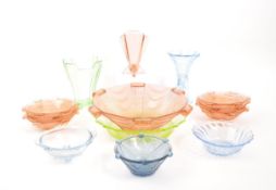 COLLECTION OF 20TH CENTURY ART DECO COLOURED GLASS ITEMS
