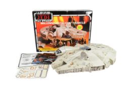 STAR WARS - MILLENNIUM FALCON ACTION FIGURE PLAYSET