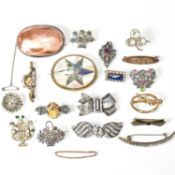 COLLECTION OF 19TH & EARLY 20TH CENTURY JEWELLERY