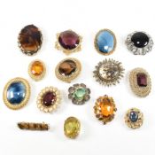 COLLECTION OF 15 VINTAGE BROOCHES