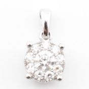 18CT WHITE GOLD & DIAMOND ROUND CLUSTER NECKLACE PENDANT