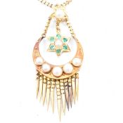 15CT GOLD EMERALD & PEARL TASSEL PENDANT NECKLACE