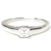 A PLATINUM & DIAMOND SOLITAIRE RING