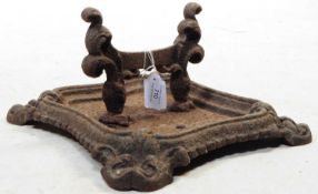 VICTORIAN 19TH CENTURY CAST IRON BOOT SCRAPER