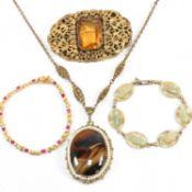 COLLECTION OF COSTUME JEWELLERY