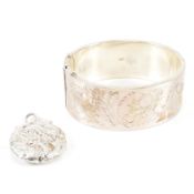 HALLMARKED SILVER HINGED BANGLE & HALLMARKED SILVER PENDANT