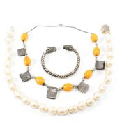 COLLECTION OF COSTUME JEWELLERY INCLUDING BAKELITE