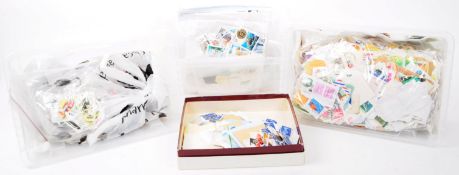 COLLECTION OF KILOWARE POSTAGE STAMPS