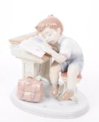LLADRO - CONTEMPORARY SPANISH PORCELAIN FIGURE