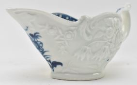 18TH CENTURY CIRCA 1776 WORCESTER BLUE & WHITE CERAMIC GRAVY BOAT