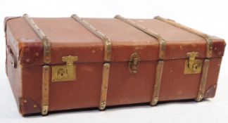 VINTAGE 20TH CENTURY BROWN TRAVEL STEAMER TRUNK