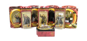 LORD OF THE RINGS - COLLECTION OF X8 FIGURINES