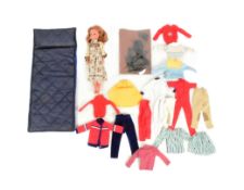 SINDY - VINTAGE PEDIGREE SINDY DOLL WITH CLOTHING