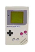 NINTENDO GAME BOY - VINTAGE CONSOLE WITH GAME CARTRIDGE