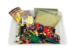 LEGO - COLLECTION OF VINTAGE LEGO BRICKS