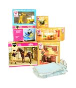 SINDY - VINTAGE PEDIGREE SINDY DOLL FURNITURE