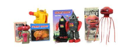 TINPLATE TOYS - X4 VINTAGE CHINESE ROBOTS