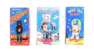 TINPLATE TOYS - X3 CHINESE WIND-UP ROBOTS