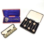 CASED SILVER HALLMARKED CHRISTENING SPOON, CASED BUTTONS & CASED TEASPOONS