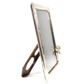 925 SILVER EASEL BACKED PHOTOGRAPH FRAME WITH TEDDY BEAR EMBELLISHMENT No paperwork