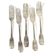COLLECTION OF SIX VICTORIAN HALLMARKED SILVER FORKS