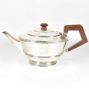GEORGE VI 1940 HALLMARKED SILVER TEAPOT