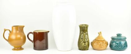 COLLECTION OF VINTAGE MID CENTURY CERAMICS