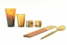 20TH CENTURY TABLEWARE TO INLCUDE HORN CUPS / HORN SPOON / CHOPSTICKS AND NAPKIN RINGS