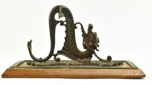 VICTORIAN CAST IRON OAK MOUNTED DRAGON WALL HANGING HOOK