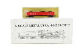 MODEL RAILWAY - N GAUGE MODEL RAILWAY ENGINE & ROLLING STOCK WAGON