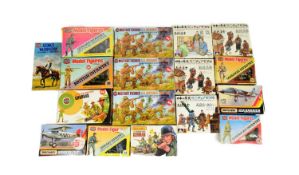 MODEL KITS - COLLECTION OF VINTAGE PLASTIC MODEL KITS & FIGURES