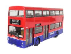 DIECAST - GILBOW 1/24 SCALE DIECAST MODEL BUS
