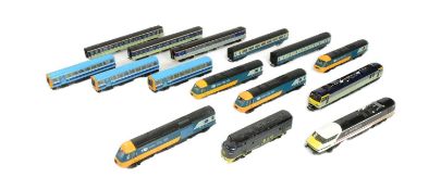MODEL RAILWAY - COLLECTION OF OO GAUGE LOCOMOTIVES & ROLLING STOCK