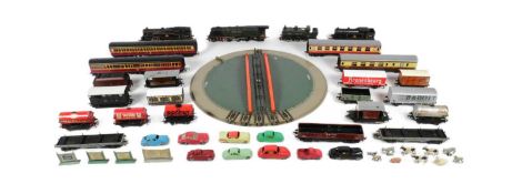 MODEL RAILWAY - COLLECTION OF VINTAGE LOCOMOTIVES & ROLLING STOCK