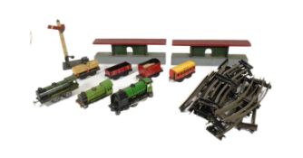 MODEL RAILWAY - COLLECTION OF O GAUGE LOCOMOTIVES & ROLLING STOCK