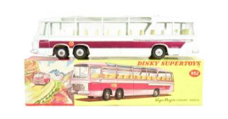 DINKY SUPERTOYS - VINTAGE 952 VEGA MAJOR LUXURY COACH