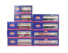 MODEL RAILWAY - BACHMANN OO GAUGE ROLLING STOCK