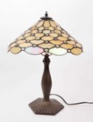 20TH CENTURY TIFFANY STYLE TABLE LAMP