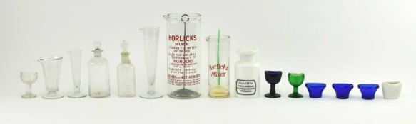 ASSORTMENT OF VICTORIAN & 20TH CENTURY GLASS MIXING MEASURING CUPS AND EYE BATHS