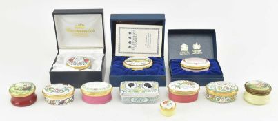 COLLECTION OF VINTAGE ENAMEL PILL BOXES INCL. HALCYON DAYS, CRUMMLES ETC