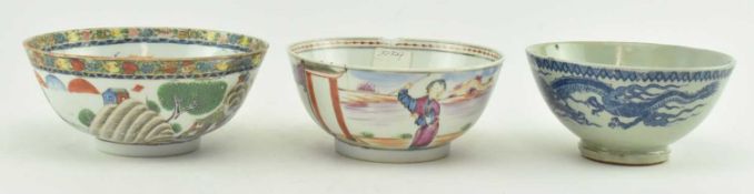 THREE CHINESE 18TH CENTURY PORCELAIN BOWLS